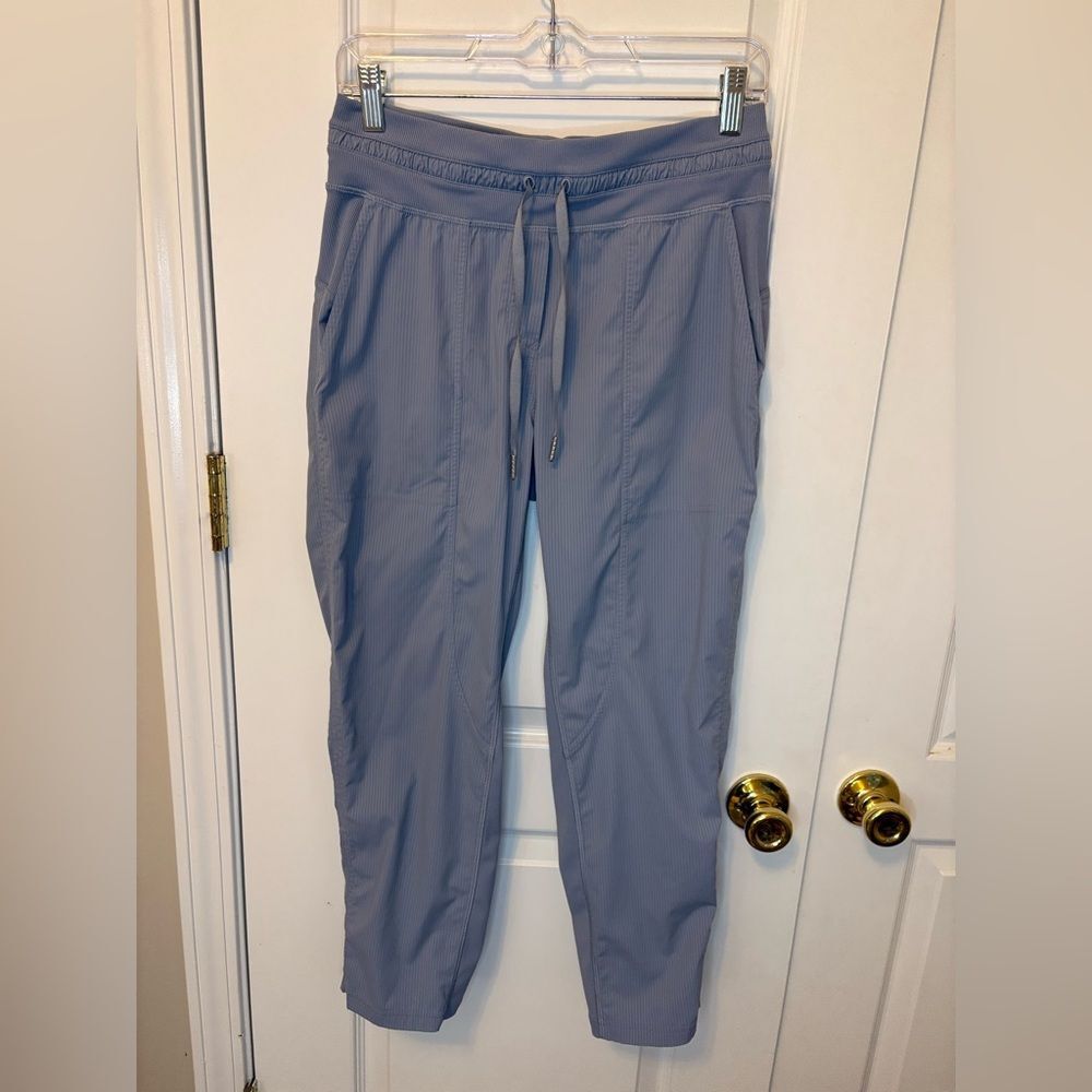 Lululemon On The Fly Crop Pants Gray Size 6 Drawstring Athletic